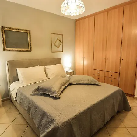 Theoni's * Xylokastro