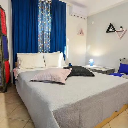 Theoni's Apartament *