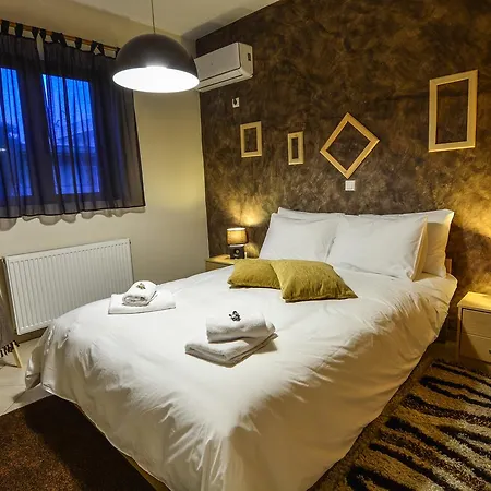 Theoni's * Xylokastro