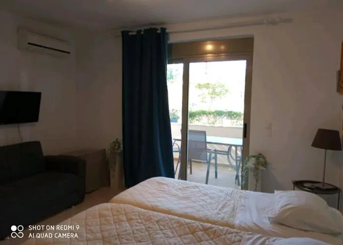 Theoni's Apartamento